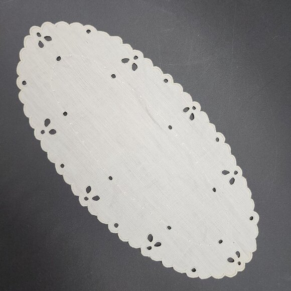 Lot of Battenburg and Crochet Linen Doilies Pillow Cover Bread Warmer VTG - Picture 9 of 12